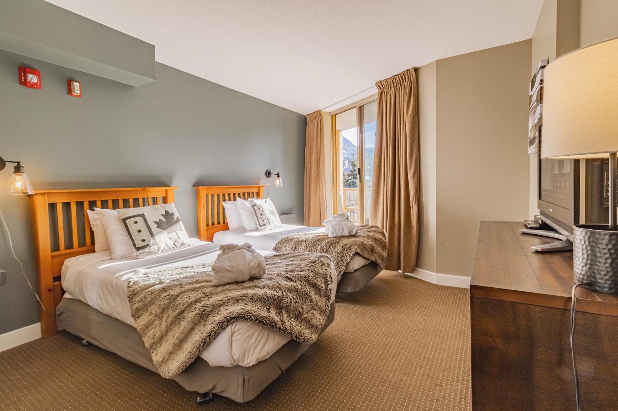 Cascade Lodge By Elevate Vacations Уистлер Экстерьер фото